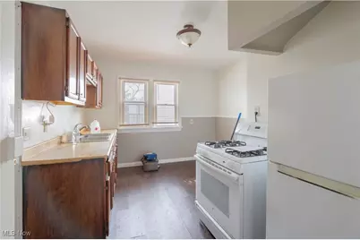 21051 S Lake Shore Boulevard, Euclid, OH 44123 - Photo 13