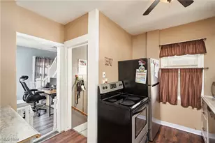 1473 Huguelet St, Akron, OH 44305 - Photo 9