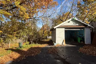 3717 Loveland Rd, Youngstown, OH 44502 - Photo 13