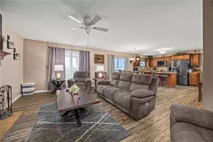 13014 Duquette Ave NE, Hartville, OH 44632 - Photo 7