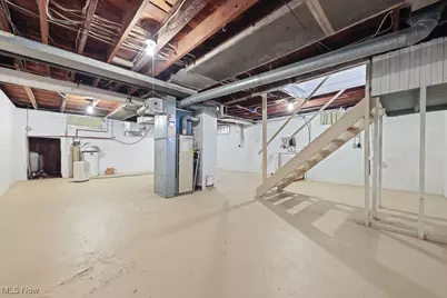 215 Lake Avenue NE, Hartville, OH 44632 - Photo 29