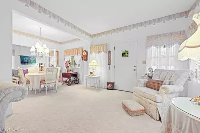 215 Lake Avenue NE, Hartville, OH 44632 - Photo 13