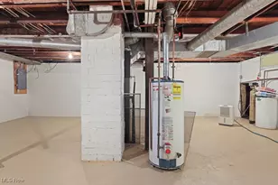 215 Lake Ave NE, Hartville, OH 44632 - Photo 33