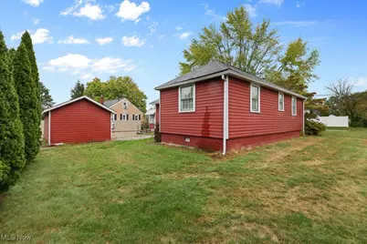 215 Lake Avenue NE, Hartville, OH 44632 - Photo 45