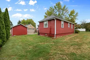 215 Lake Ave NE, Hartville, OH 44632 - Photo 45