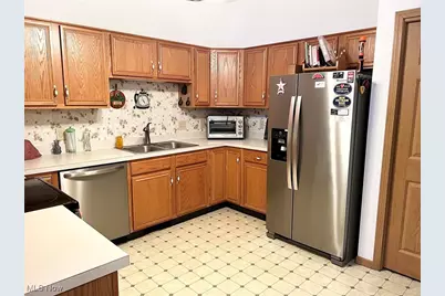 1512 Cambridge Avenue SW, North Canton, OH 44709 - Photo 9