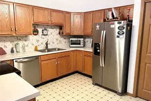 1512 Cambridge Ave SW, North Canton, OH 44709 - Photo 9