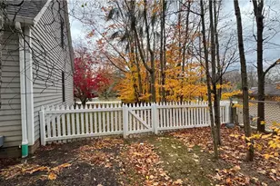 32443 S Burr Oak Dr, Solon, OH 44139 - Photo 7