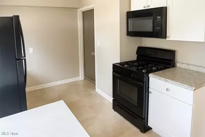 30325 Mildred Drive, Willowick, OH 44095 - Photo 9