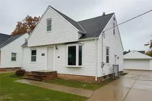 30325 Mildred Dr, Willowick, OH 44095 - Photo 3