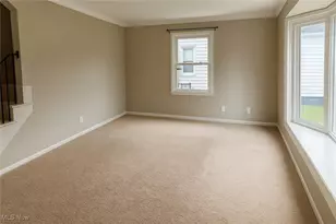 30325 Mildred Dr, Willowick, OH 44095 - Photo 5