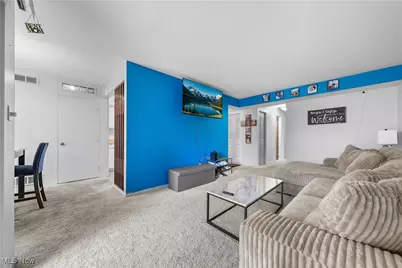 6330 Greenwood #103, Sagamore Hills, OH 44067 - Photo 7