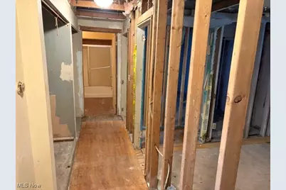 5560 Wilkes Road, Atwater, OH 44201 - Photo 9