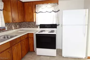 449 W Long Lake Blvd, Portage Lakes, OH 44319 - Photo 17