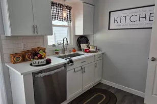 1719 E 300th St, Wickliffe, OH 44092 - Photo 11