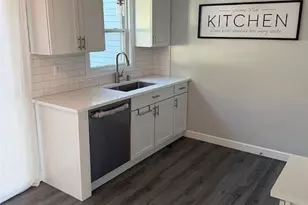 1719 E 300th St, Wickliffe, OH 44092 - Photo 9