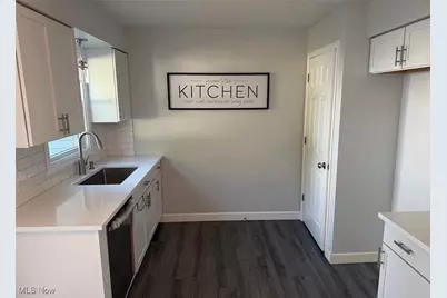 1719 E 300th Street, Wickliffe, OH 44092 - Photo 11