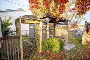 12412 Sprecher Ave, Loveland, OH 44135 - Photo 7