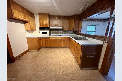 153 Carolina Avenue, Chester, WV 26034 - Photo 5