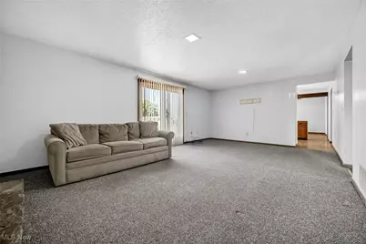 646 Dunny Avenue, Sheffield Lake, OH 44054 - Photo 9