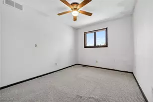 646 Dunny Ave, Sheffield Lake, OH 44054 - Photo 23