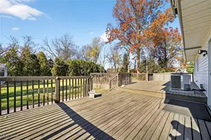 646 Dunny Ave, Sheffield Lake, OH 44054 - Photo 27