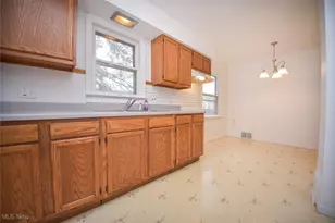 2901 Ralph Ave, Loveland, OH 44109 - Photo 9