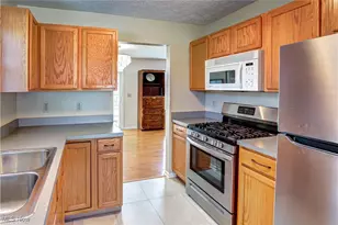 4626 Ruby Ln, Brunswick, OH 44212 - Photo 3