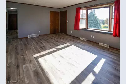 5783 Louisville Street NE, Louisville, OH 44641 - Photo 9