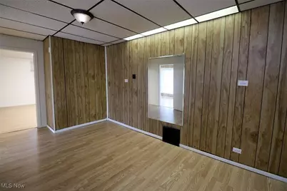 2402 Sunset Boulevard, Steubenville, OH 43952 - Photo 9