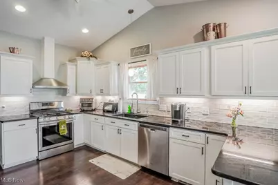 5700 Glena Street, Louisville, OH 44641 - Photo 15