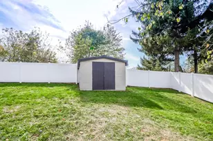 5700 Glena St, Louisville, OH 44641 - Photo 43