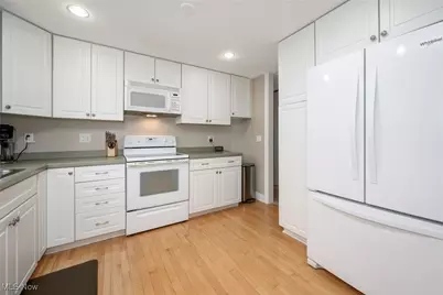 4407 Sunnyview Drive, Uniontown, OH 44685 - Photo 15