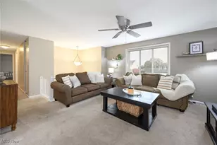 4407 Sunnyview Dr, Uniontown, OH 44685 - Photo 9