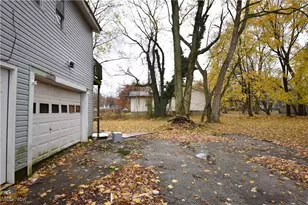 922 W 37th St, Ashtabula, OH 44004 - Photo 3