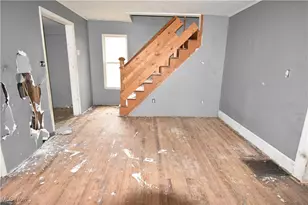 922 W 37th St, Ashtabula, OH 44004 - Photo 9