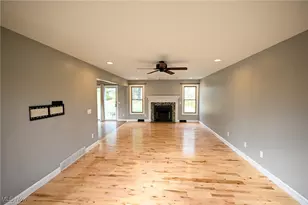 744 Lawrence Dr, Wadsworth, OH 44281 - Photo 5