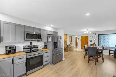 5835 Graydon Drive, Green Hills, OH 44131 - Photo 9