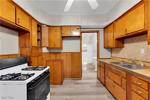 3298-3300 W 97th St, Loveland, OH 44102 - Photo 3