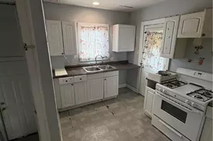 2462 Edwin Ave, Akron, OH 44314 - Photo 5