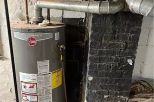 2462 Edwin Ave, Akron, OH 44314 - Photo 11