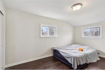 366 Tenney Avenue, Campbell, OH 44405 - Photo 9