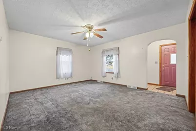 406 S Cleveland Avenue, Mogadore, OH 44260 - Photo 7