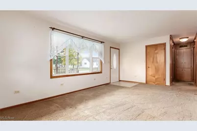 53 W Dave Longaberger Avenue, Dresden, OH 43821 - Photo 5