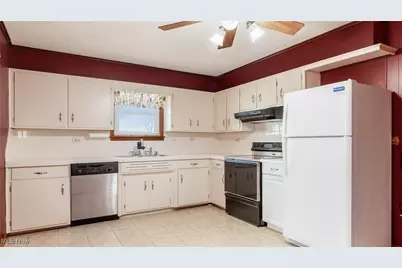 53 W Dave Longaberger Avenue, Dresden, OH 43821 - Photo 9