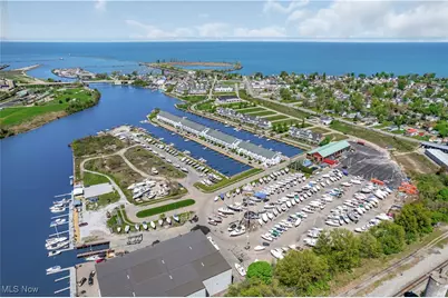 445 Harbor Lane, Lorain, OH 44052 - Photo 43