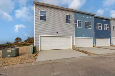 445 Harbor Lane, Lorain, OH 44052 - Photo 3