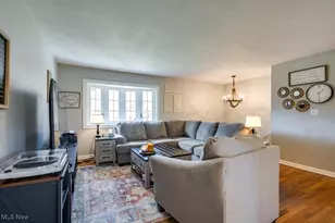 354 Hiwood Ave, Munroe Falls, OH 44262 - Photo 5