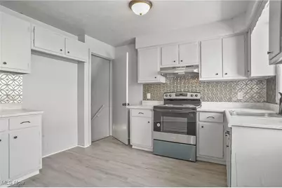 3736 Woodford Avenue NW, Canton, OH 44709 - Photo 11