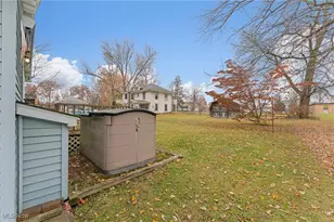 224 Shadyside Ct, Alliance, OH 44601 - Photo 9